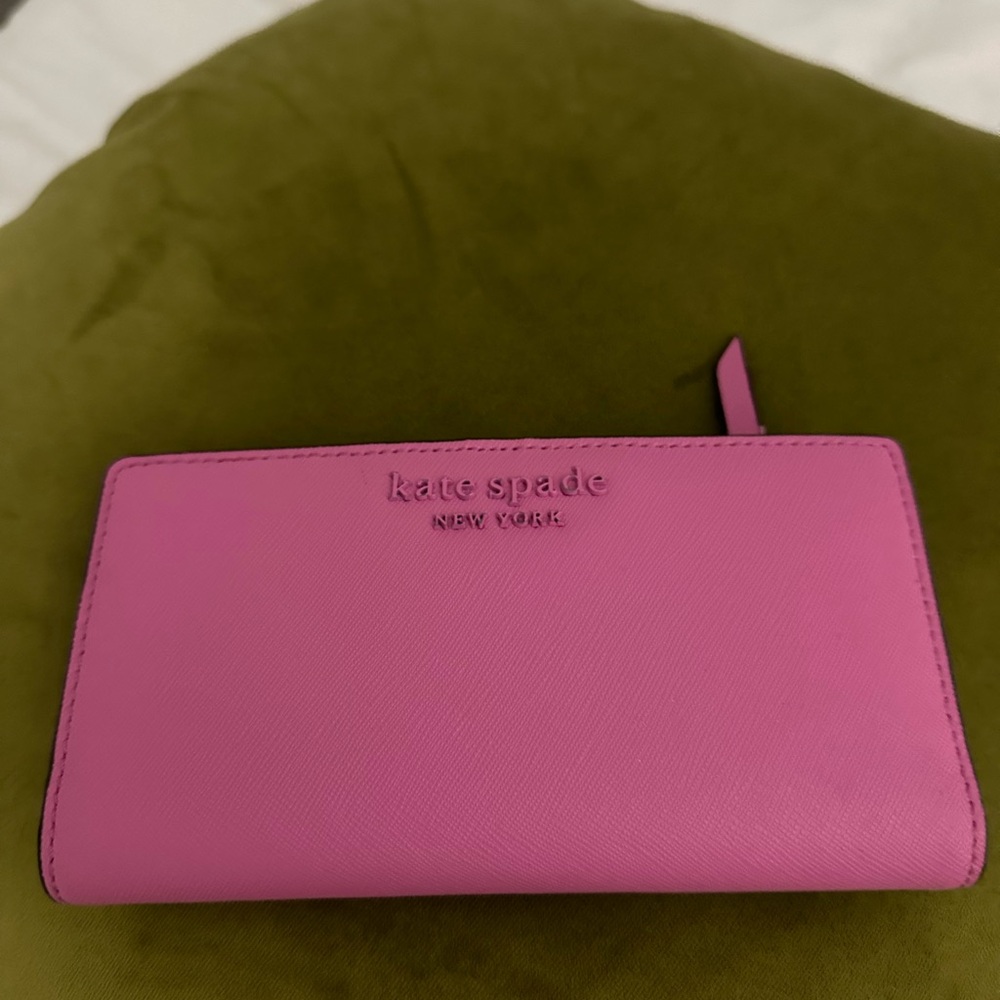 Kate Spade Cameron Monotone Bright Peony Large Slim Bifold Wallet